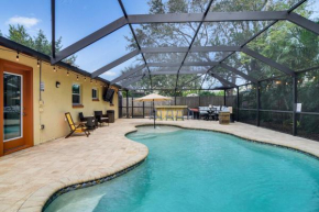 4 Mi to Indian Rocks Beach Home with Screened Pool!